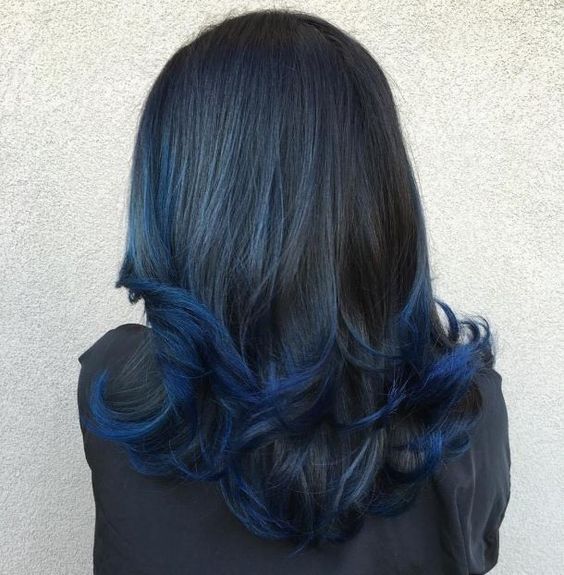 Gece mavisi saç rengi