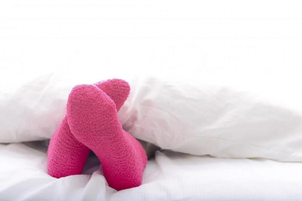 çorapla uyumak zararlı mı